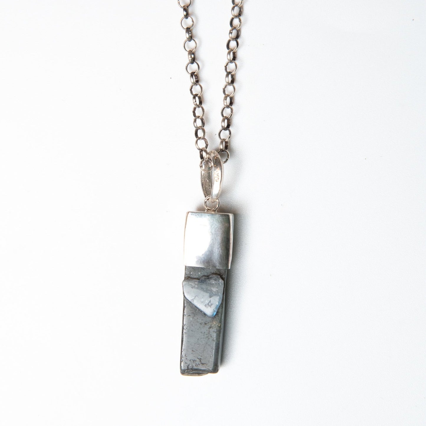 LABRADORITE QUARTZ