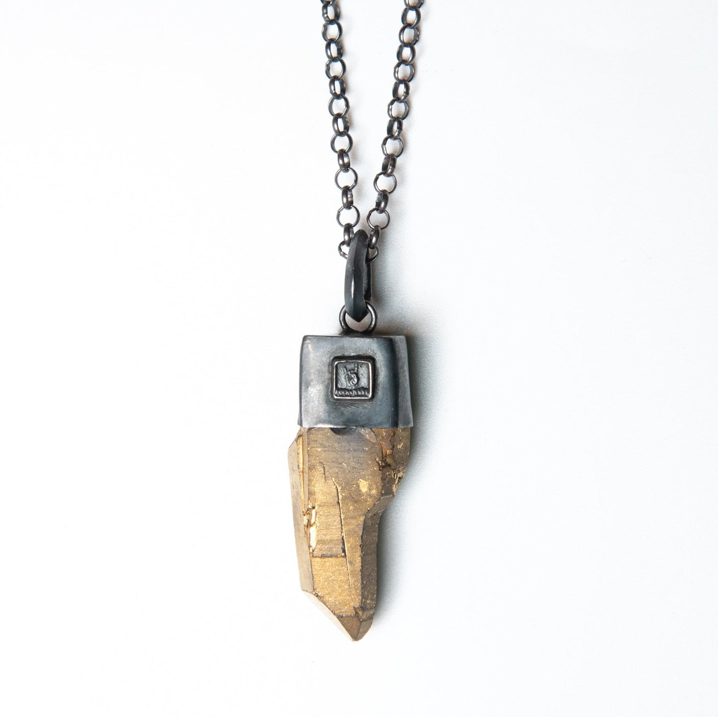 GOLD QUARTZ DARK