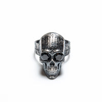 SKULL CARVED HEART RING ONIX EYES