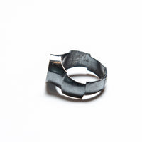 CIRCLE CRACKED RING