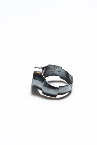 CIRCLE CRACKED RING