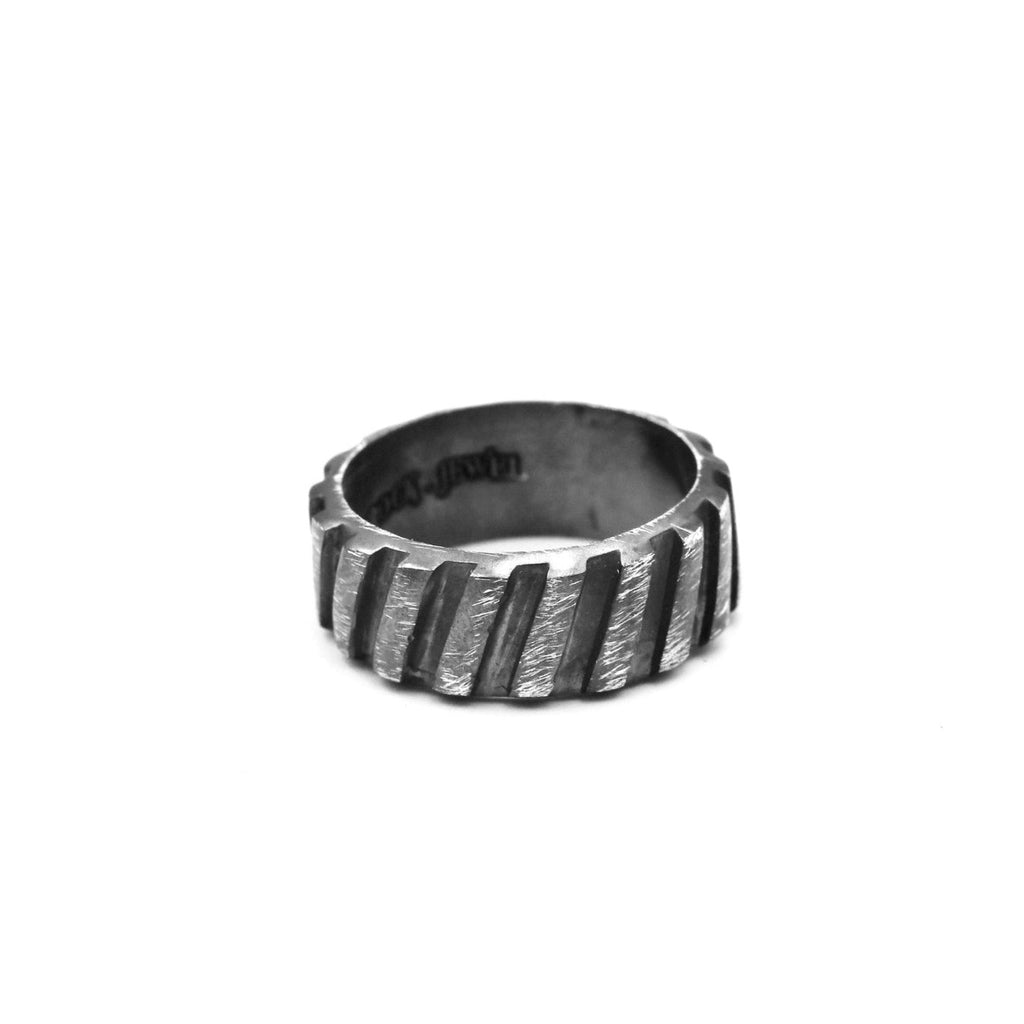 DIAGONAL RING