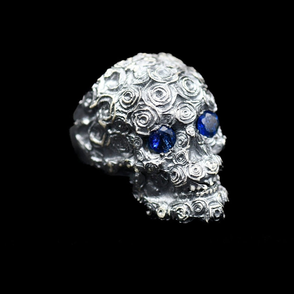 W ROSES SKULL STONE RING