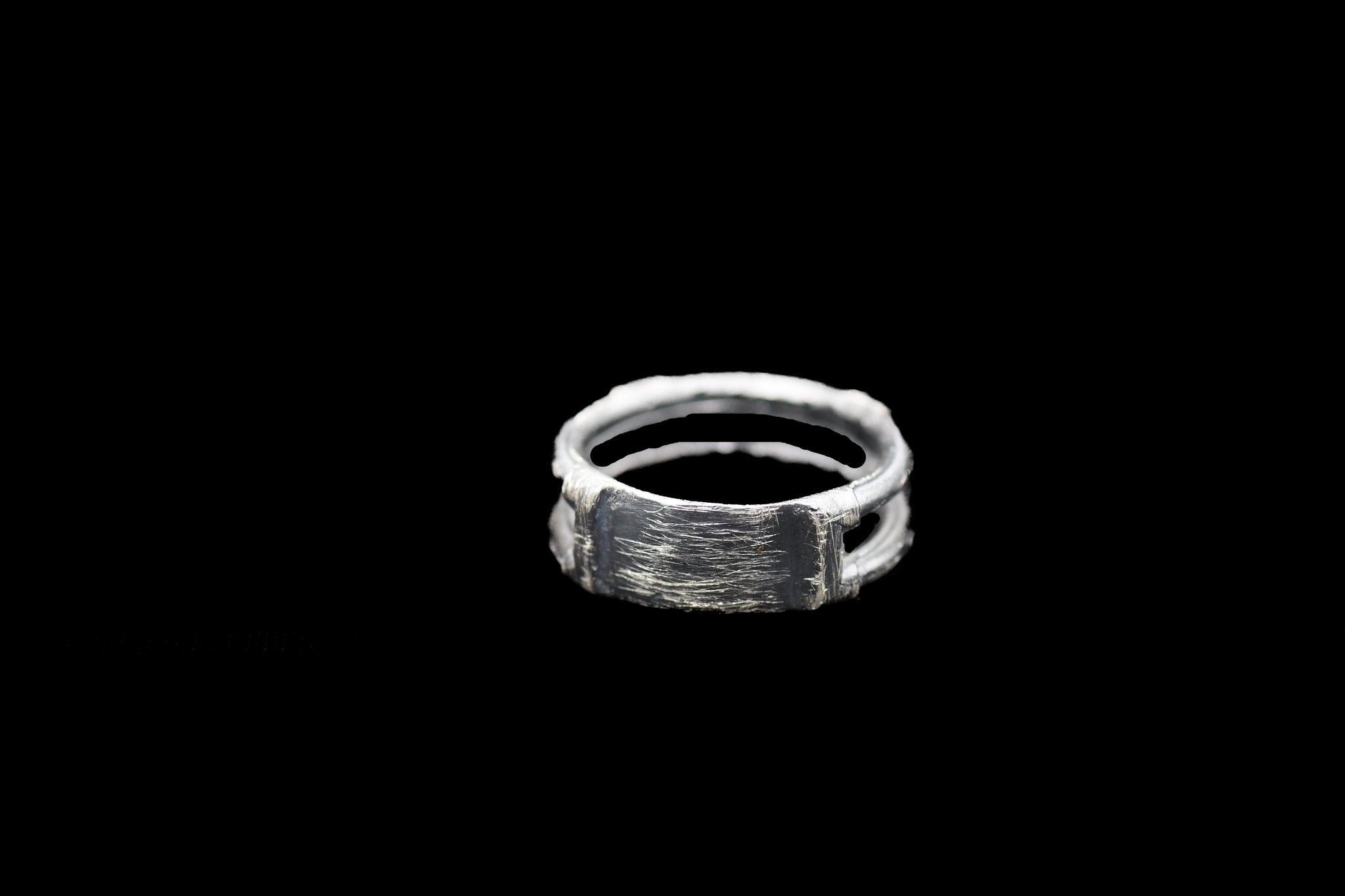 BAND PLAQUE RING