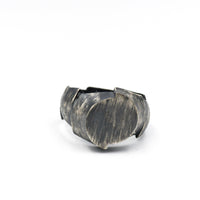 CIRCLE CRACKED RING