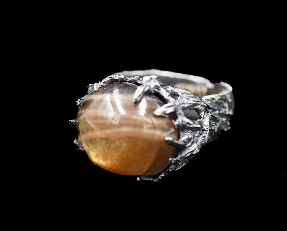 GARRA RING OJO DE HALCON