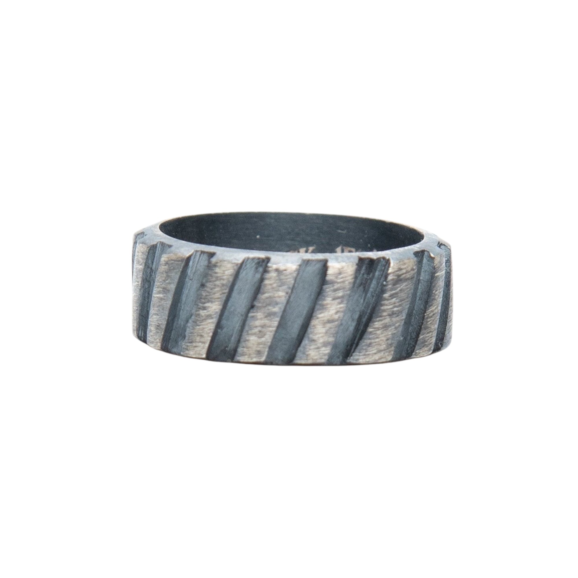DIAGONAL RING