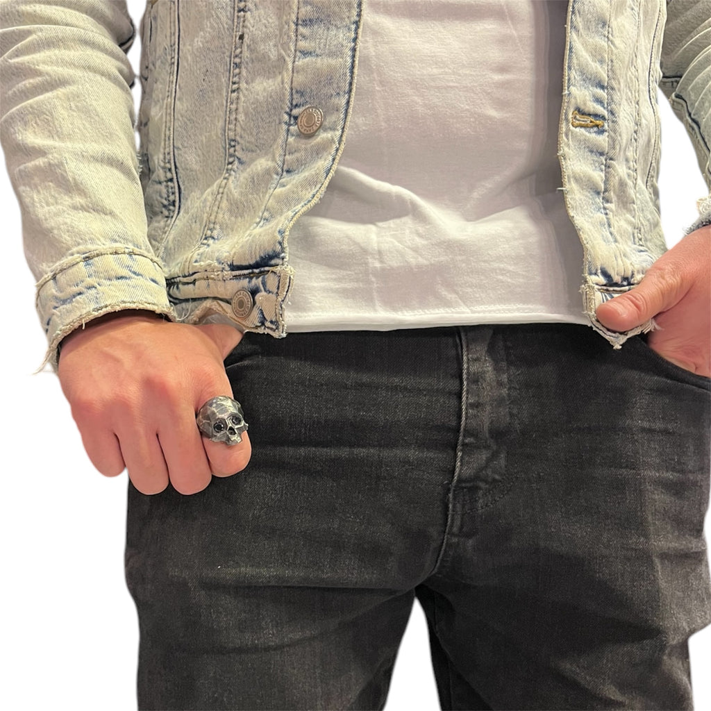 SILVER SKULL STONE