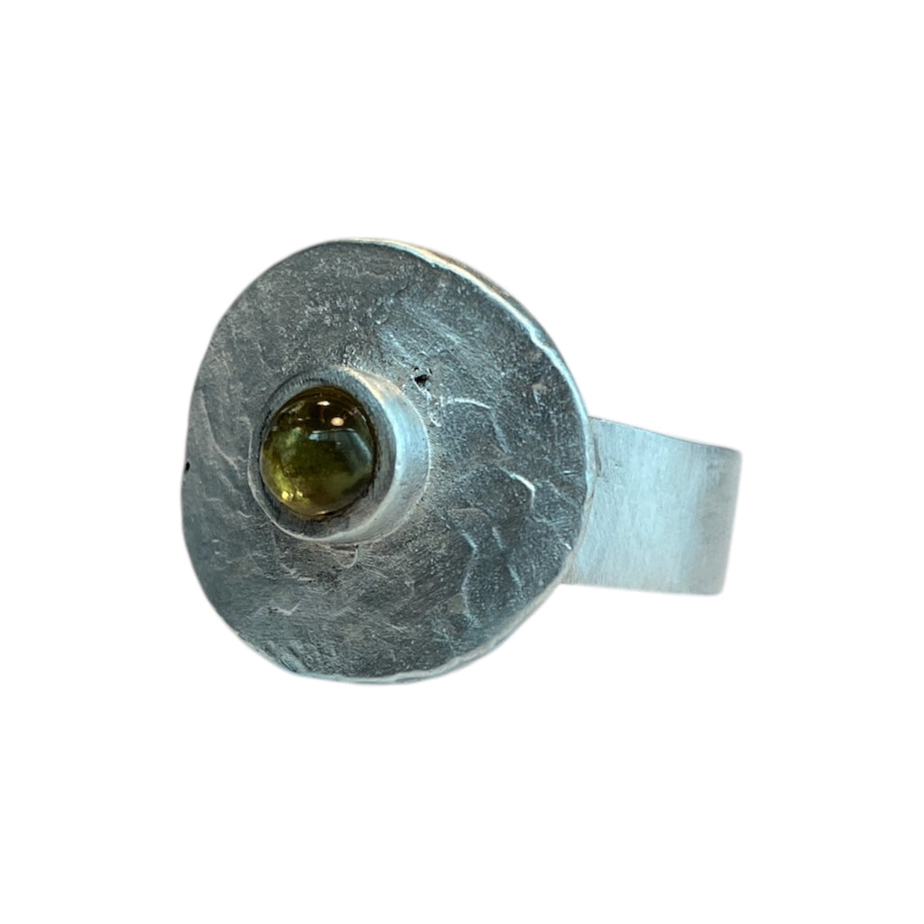 HAMMERED EYE STONE RING