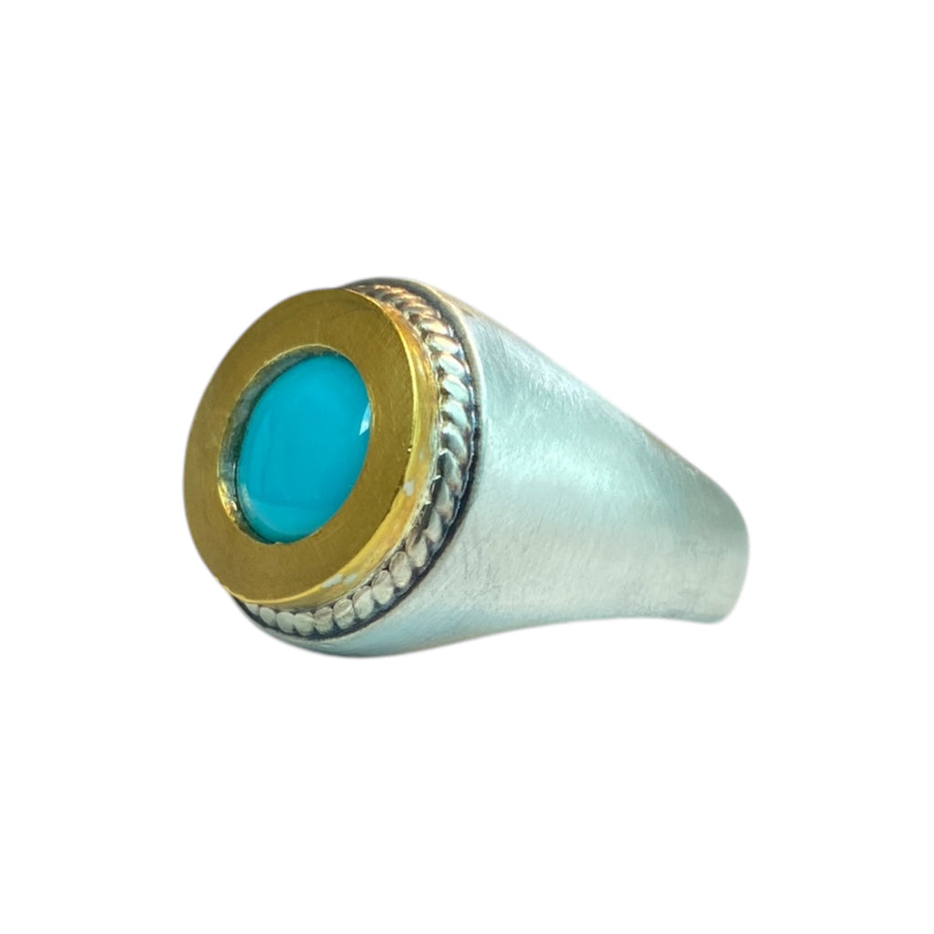 GOLDEN BASE STONE RING