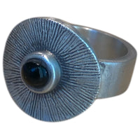 FOCUS EYE STONE RING