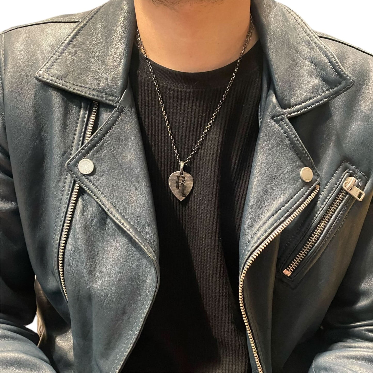 INITIAL GUITAR PICK