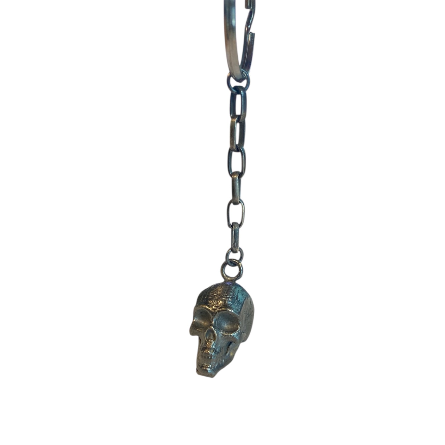SKULL CARVED HEART KEY CHAIN BIG SP
