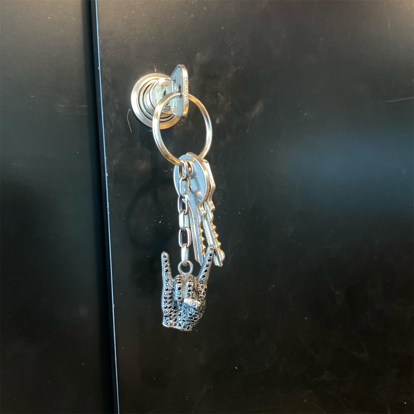 R&J HAND ZIRCONIA KEY CHAIN