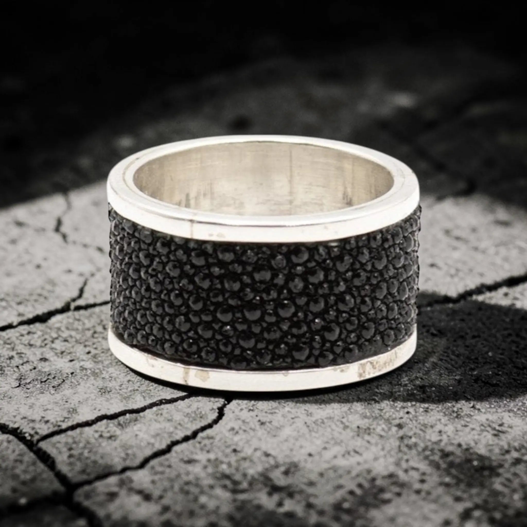 STINGRAY SKIN RING