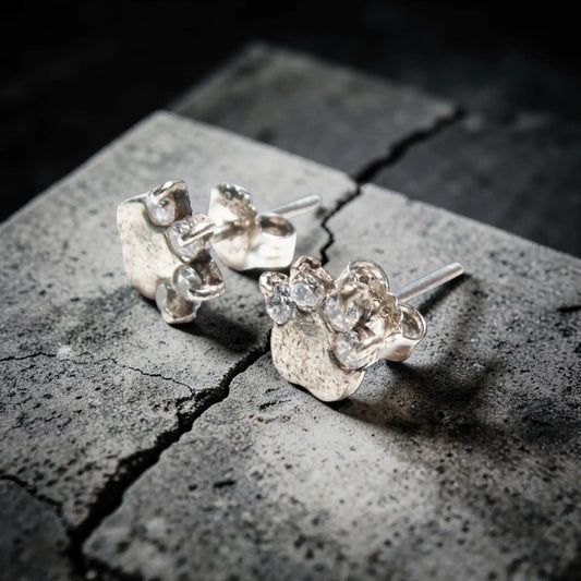 PAW EARRINGS WHITE