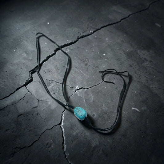 STONE LEATHER NECKLACE