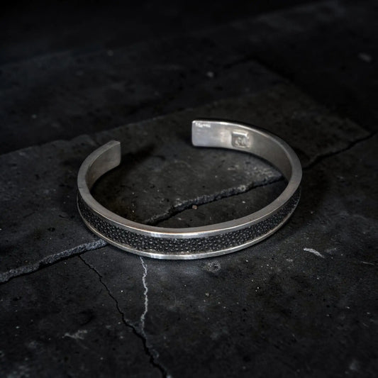 STINGRAY SKIN CUFF