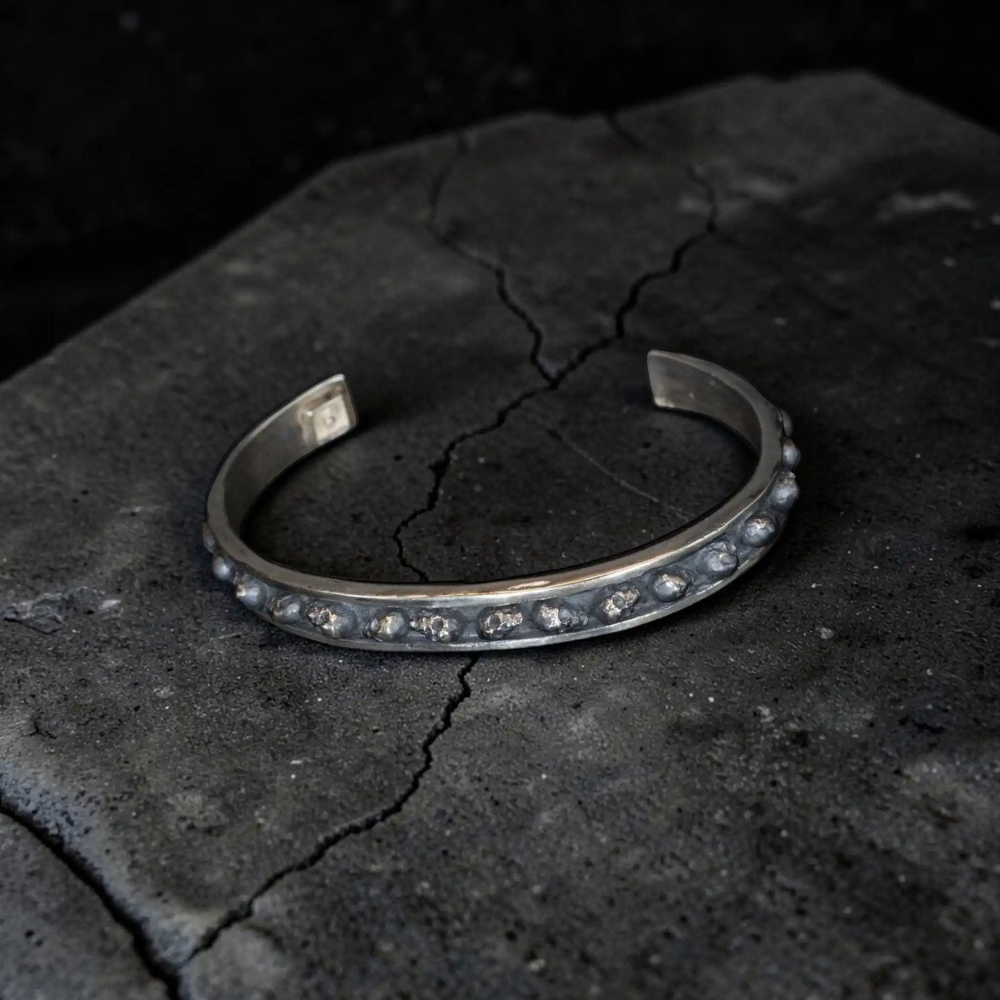SKULL CUFF