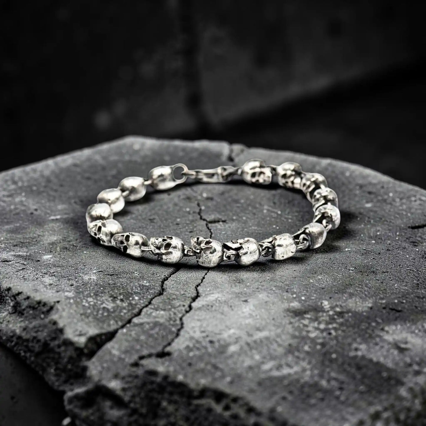 ALL SKULLS BRACELET