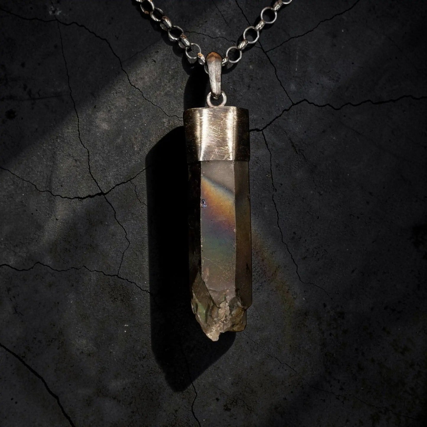 VOLCANIC BLACK QUARTZ