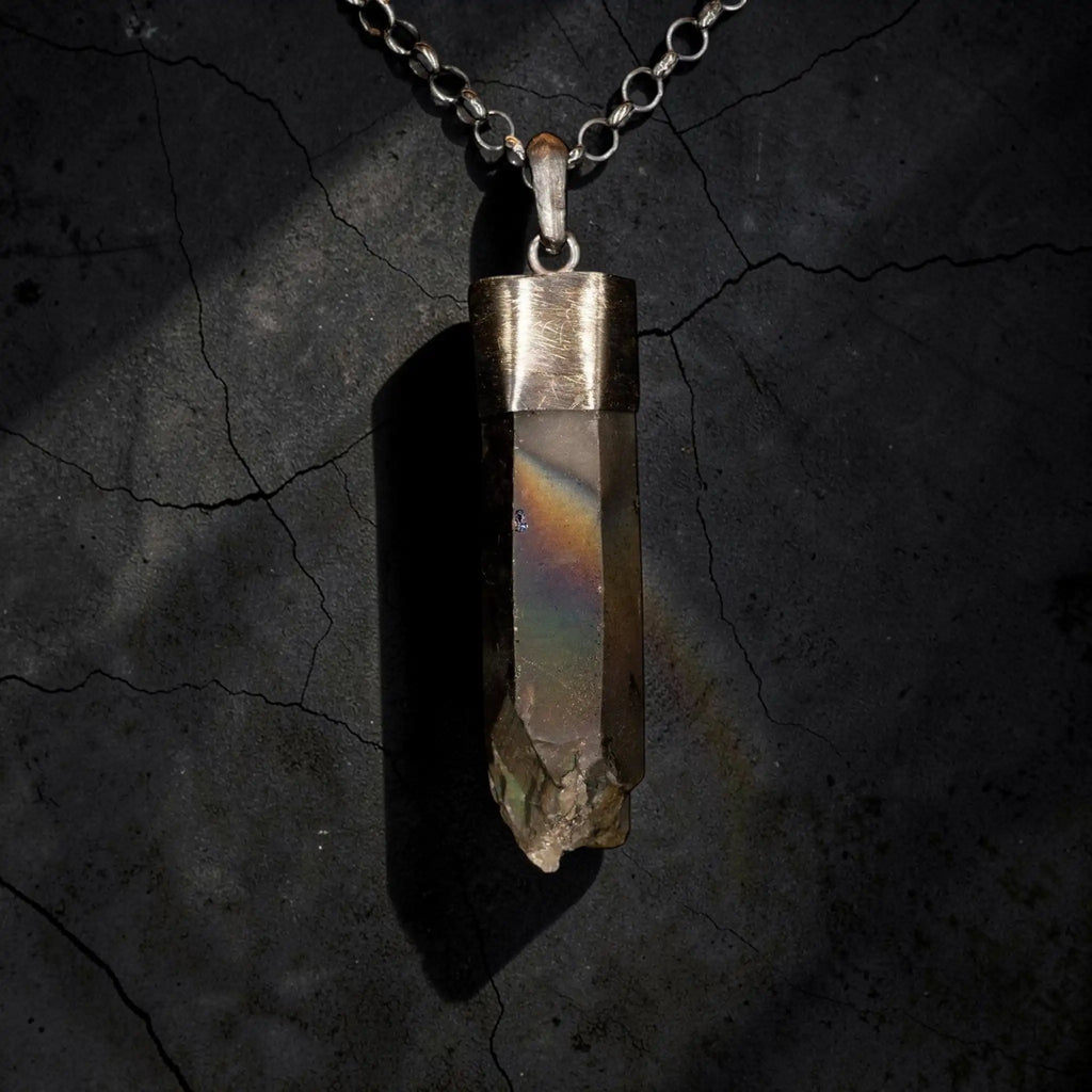 VOLCANIC BLACK QUARTZ