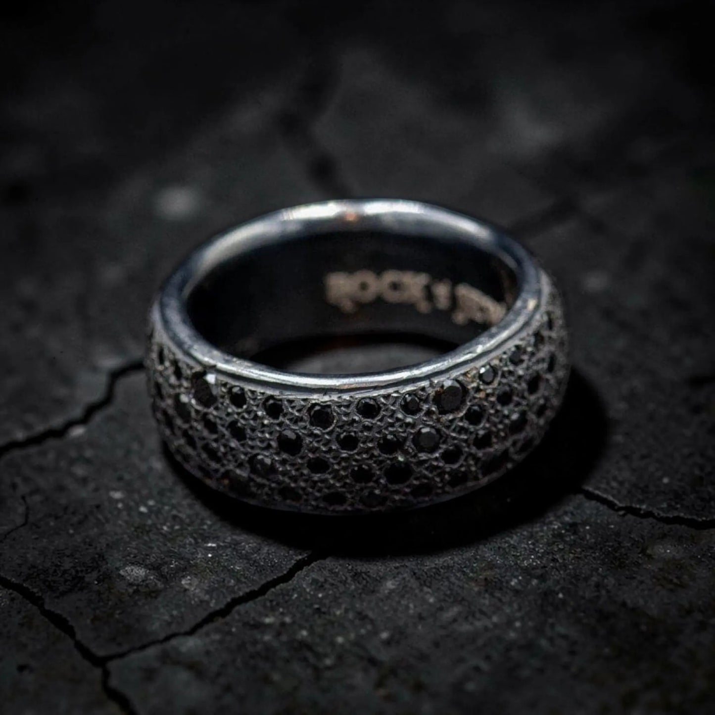 MOUNTAIN BLACK RING