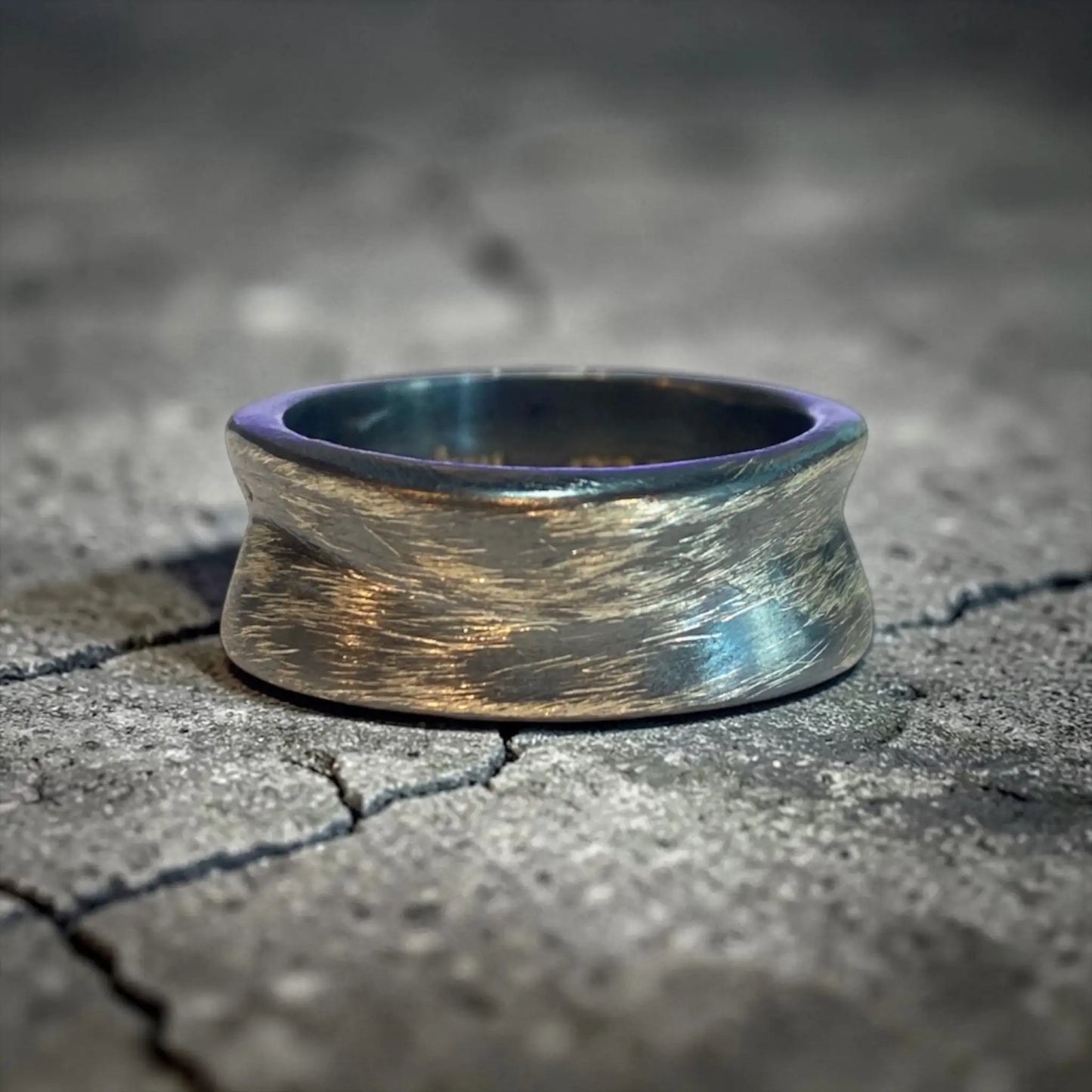 WAVED RING