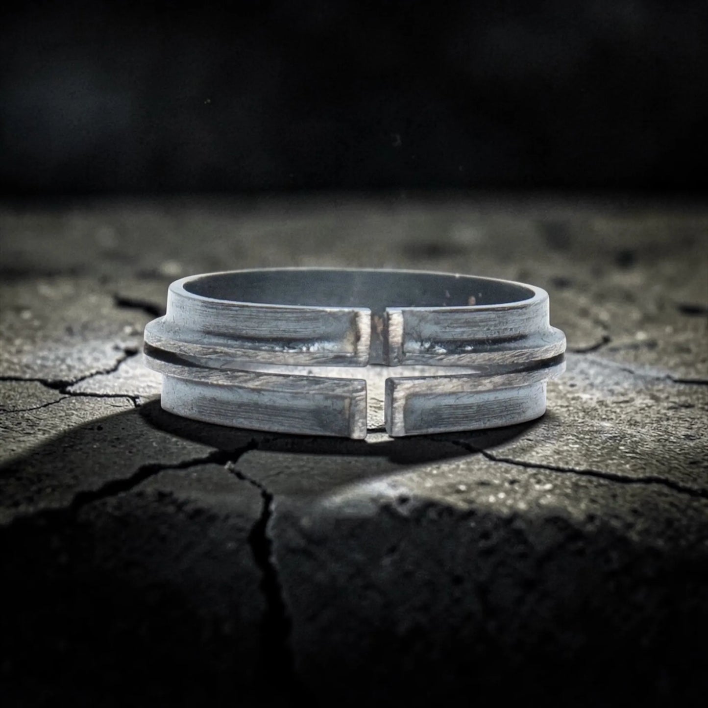 ROUNDED CROSS RING SMALL