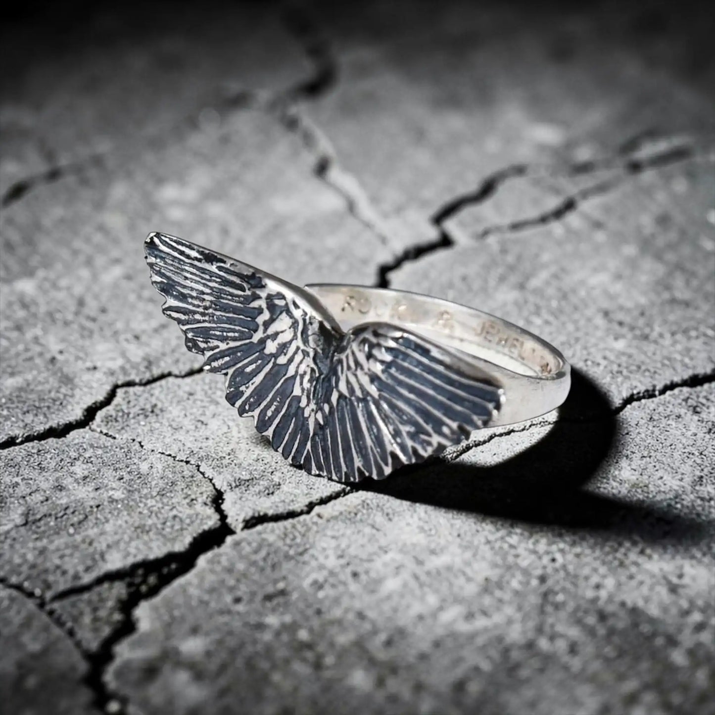 R&J WINGS