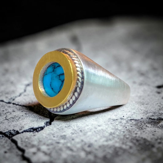 GOLDEN BASE STONE RING