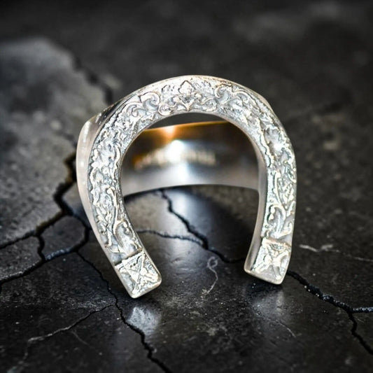 HORSESHOE RING