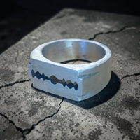 RAZOR RING