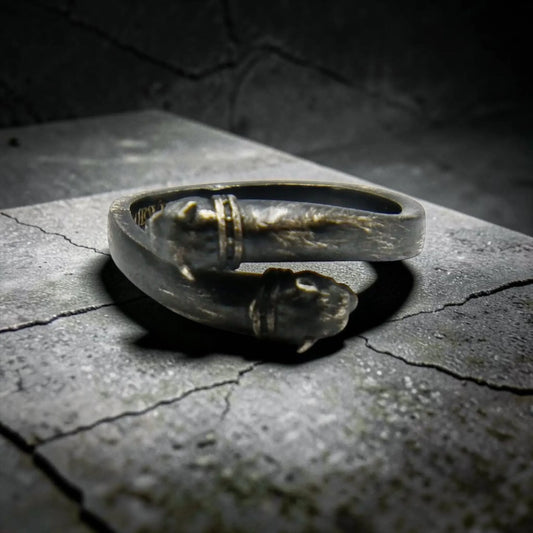 PANTHER RING CROSSED