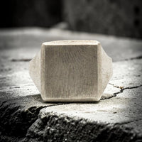 SQUARED BASED RING