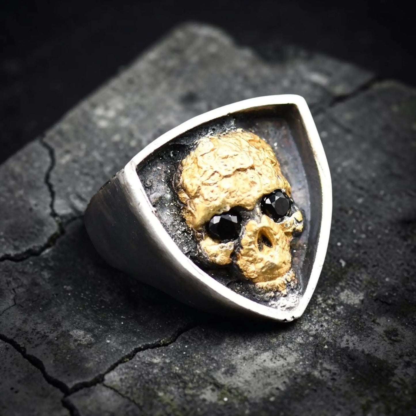 SKULL GUITAR PICK RING
