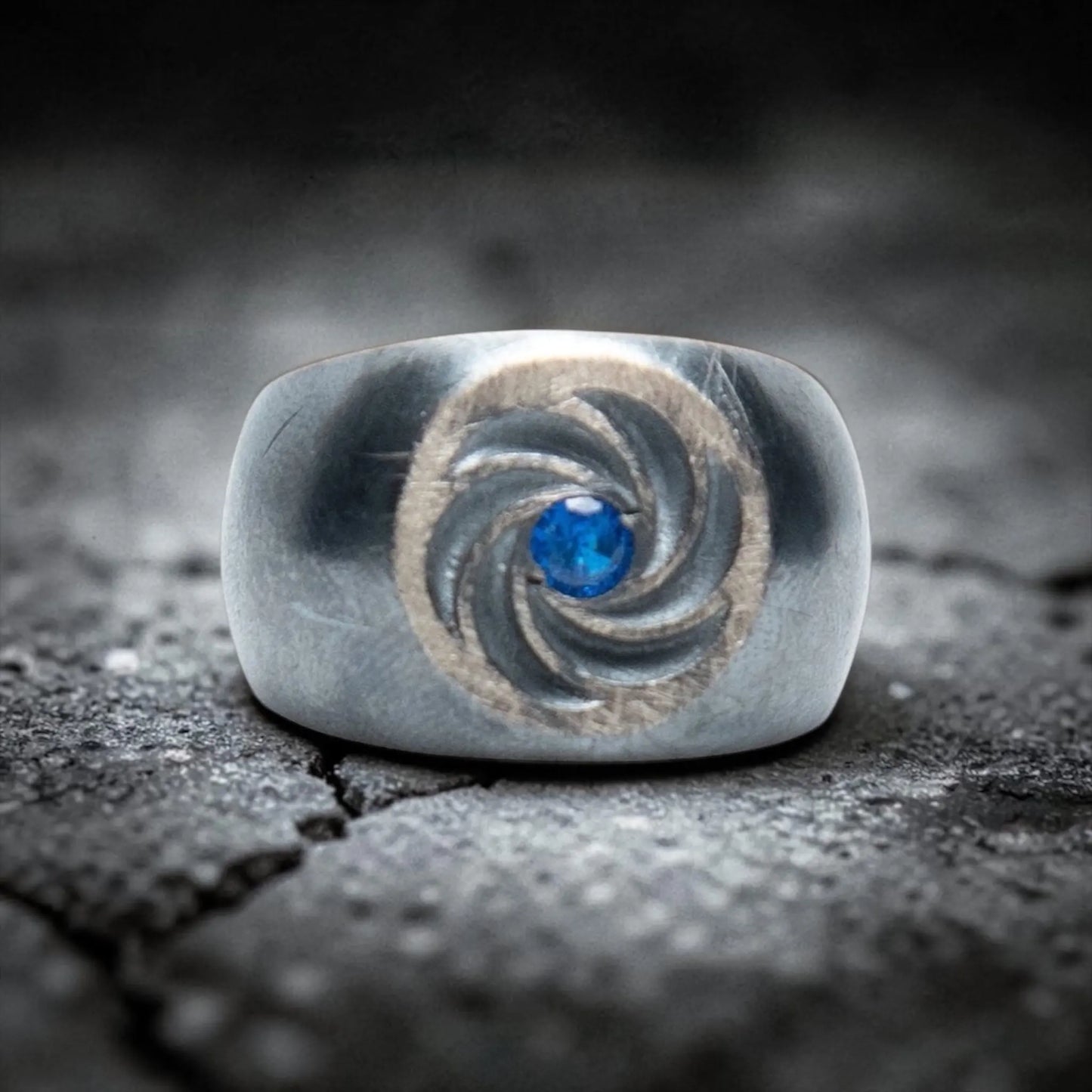 HURRICANE STONE RING