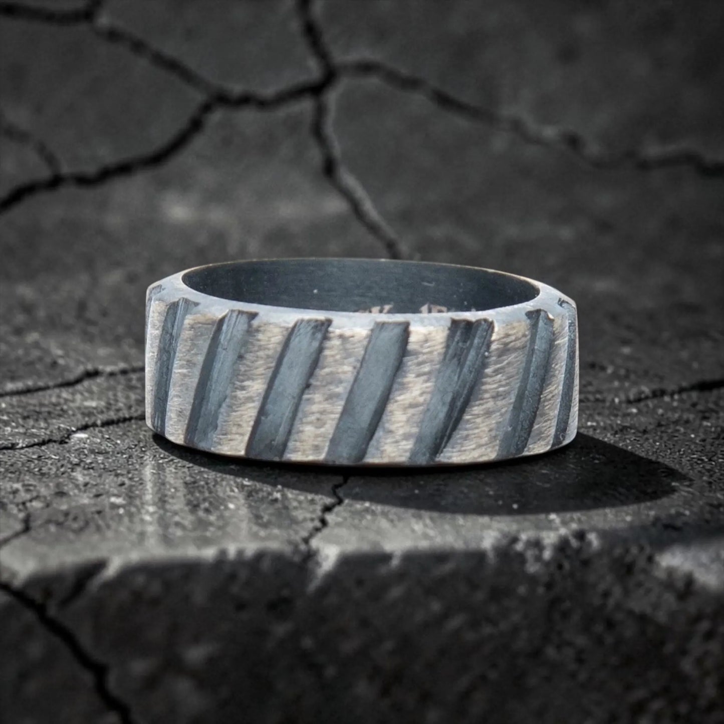 DIAGONAL RING