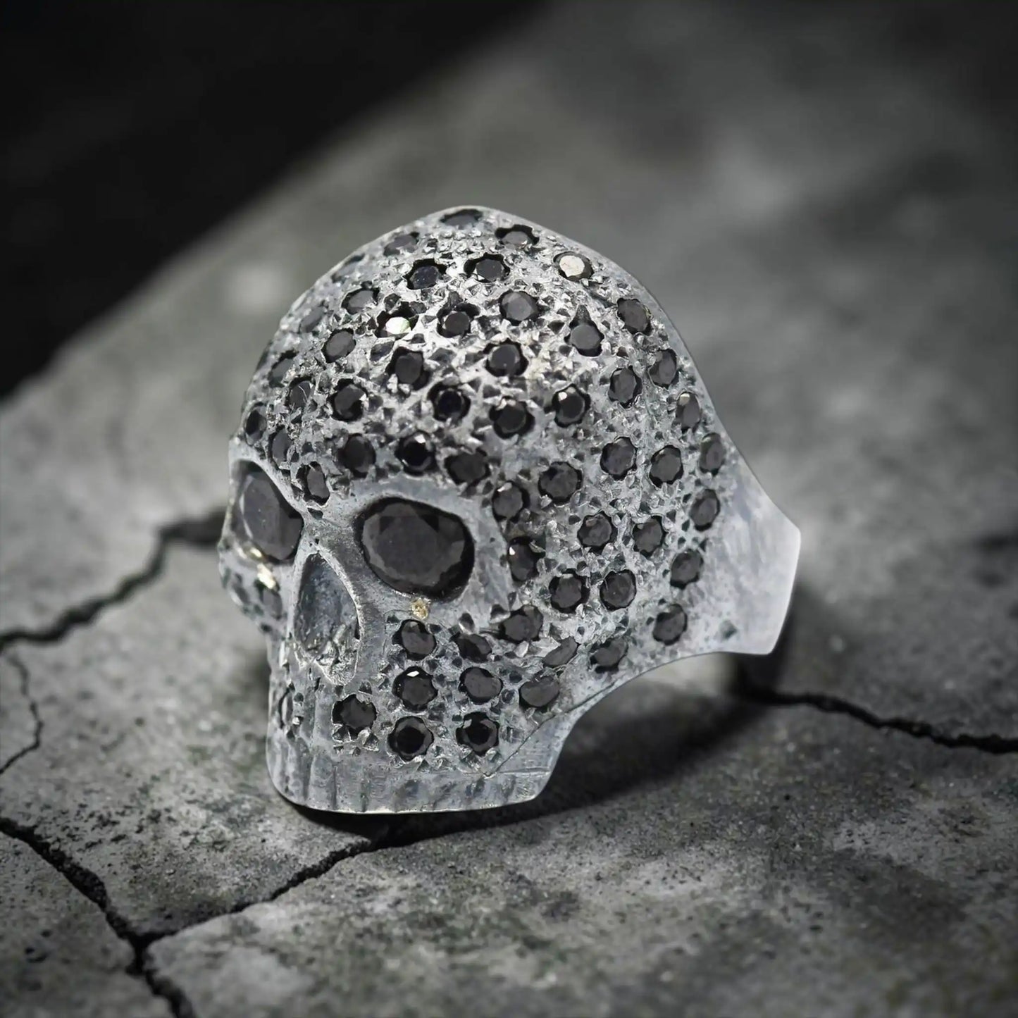SKULL JOE BLACK STONE RING