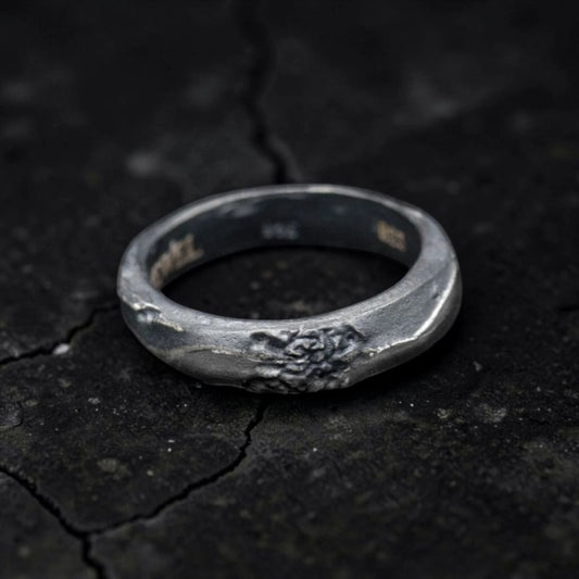 CARVED RING