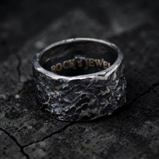 RUSTIC RING