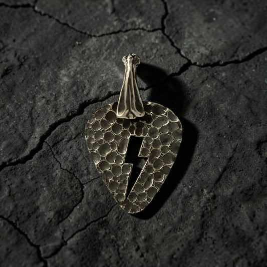 GUITAR PICK LIGHTNING BOLT