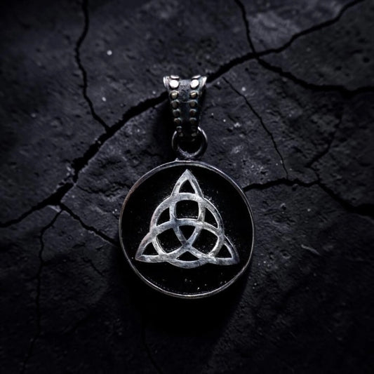 TRIQUETA PENDANT