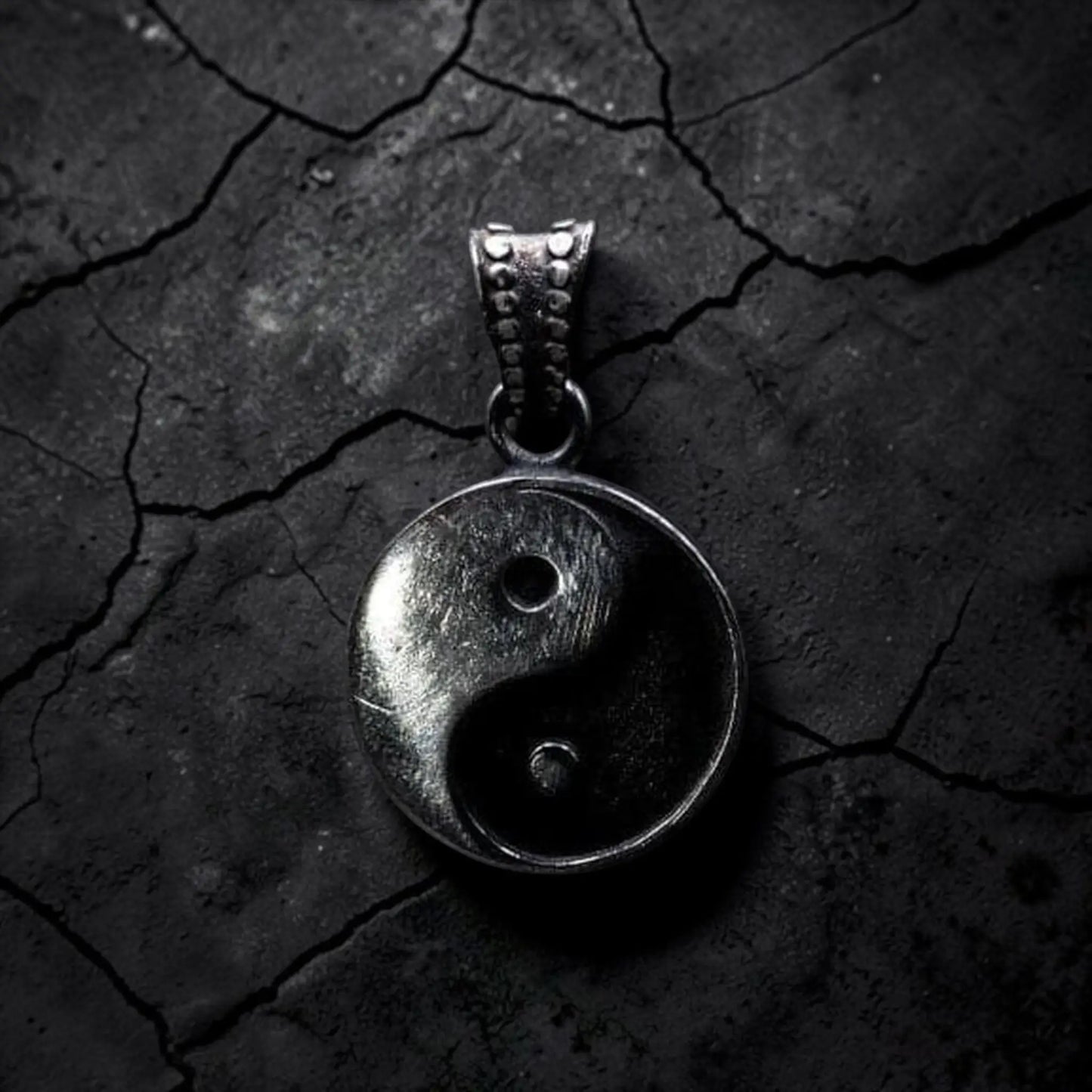 YIN YANG PENDANT