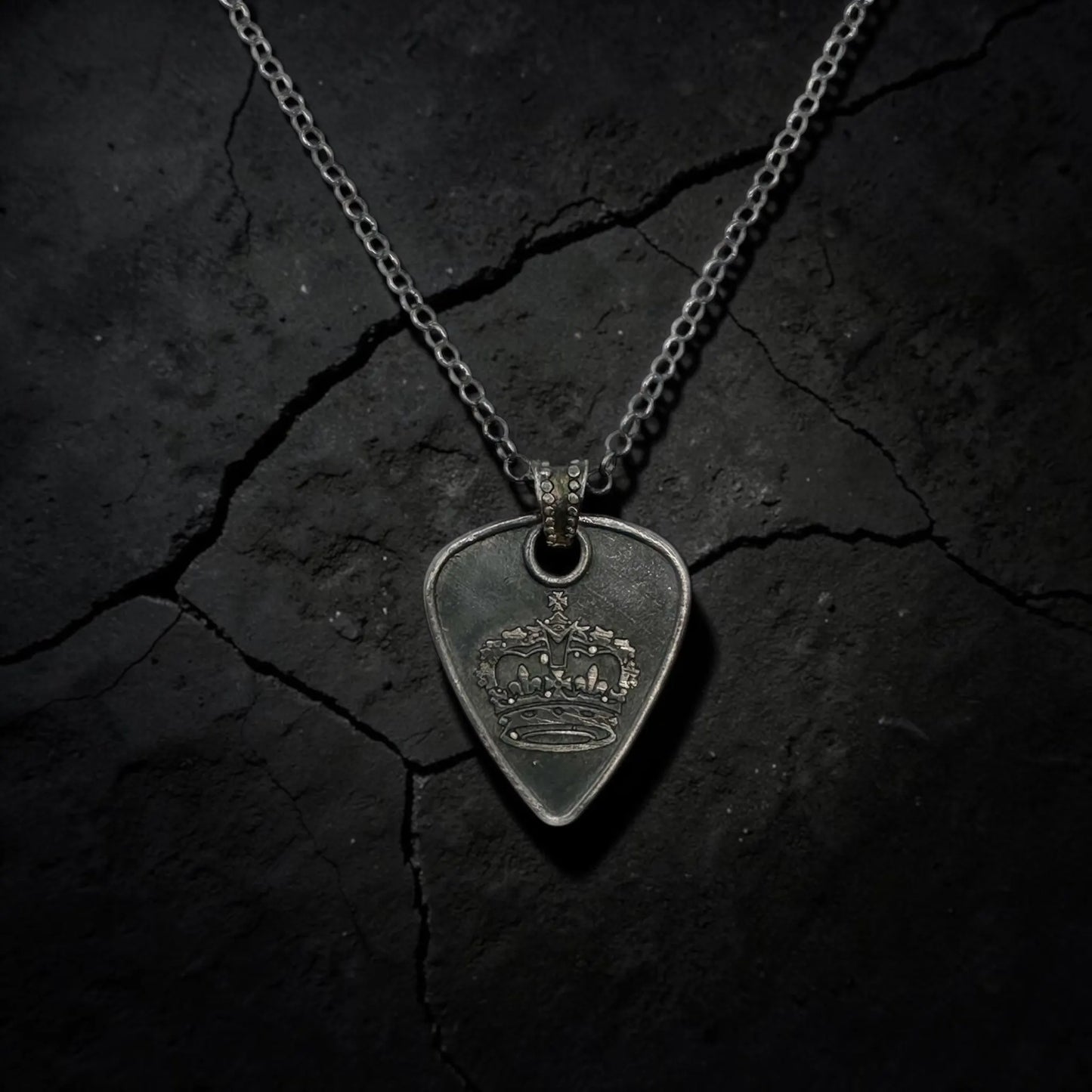 CROWN GUITAR PICK