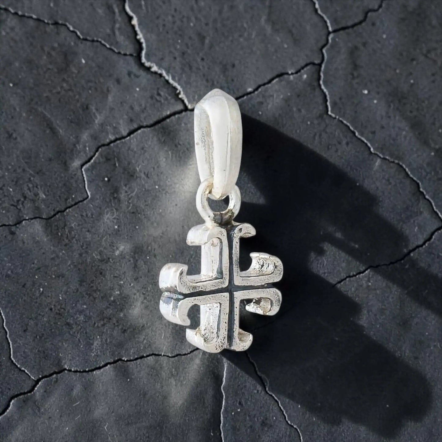 RJ CROSS