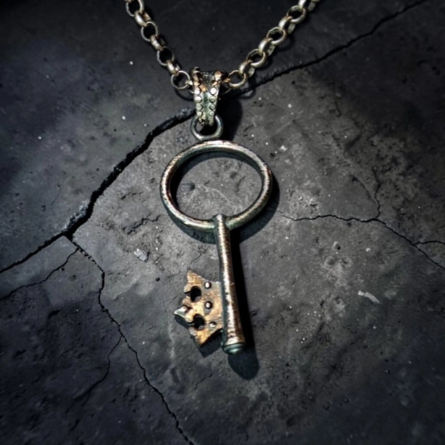 CROWN KEY