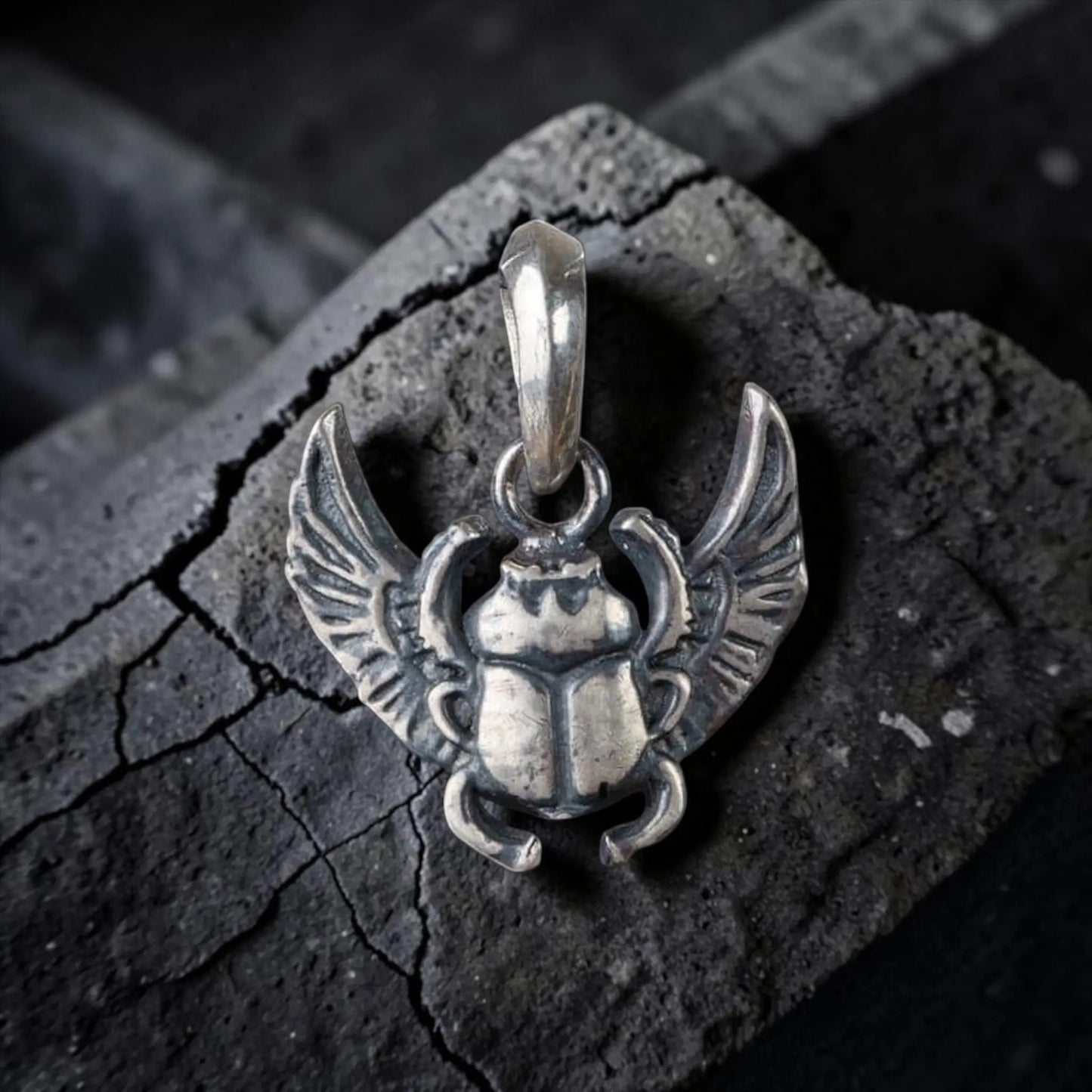BEATLE WINGED