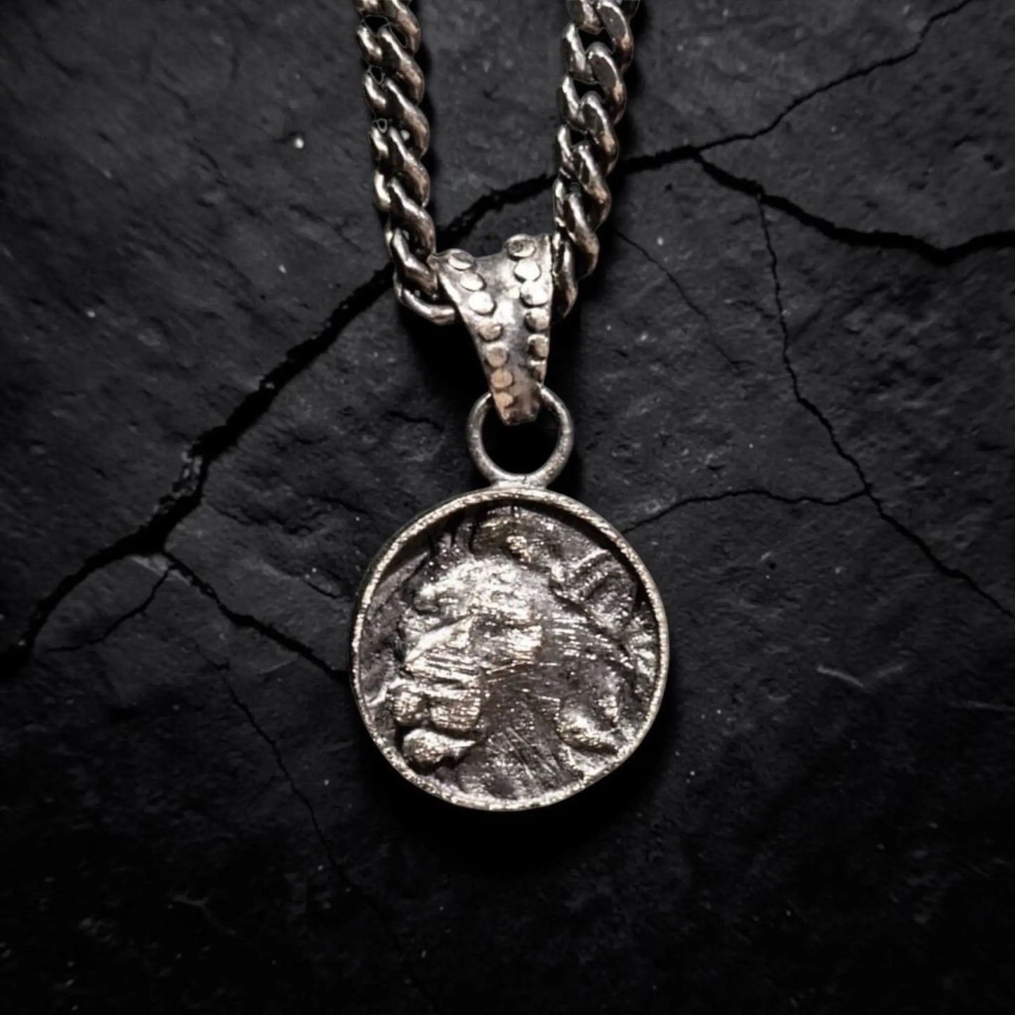LION SEAL PENDANT