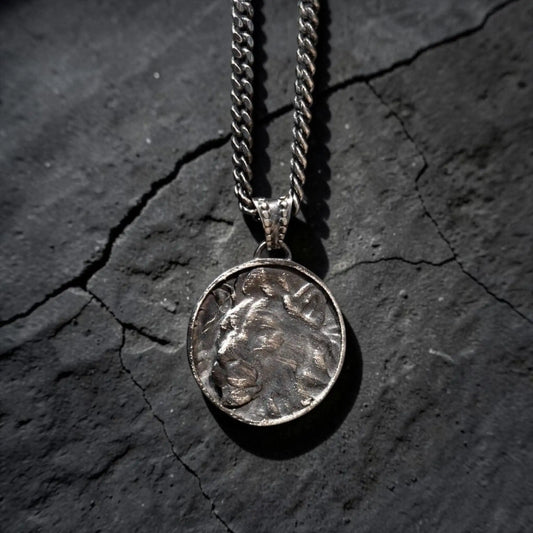 BIG LION SEAL PENDANT
